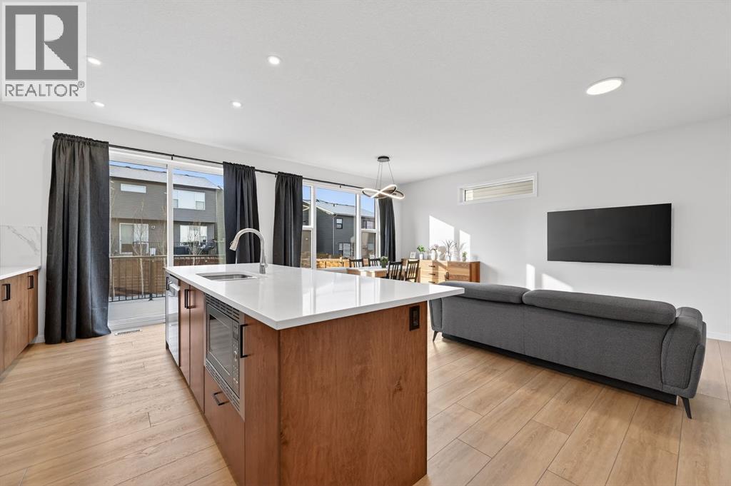 19 Rowley Park Nw, Calgary, Alberta  T3l 0G6 - Photo 11 - A2293267