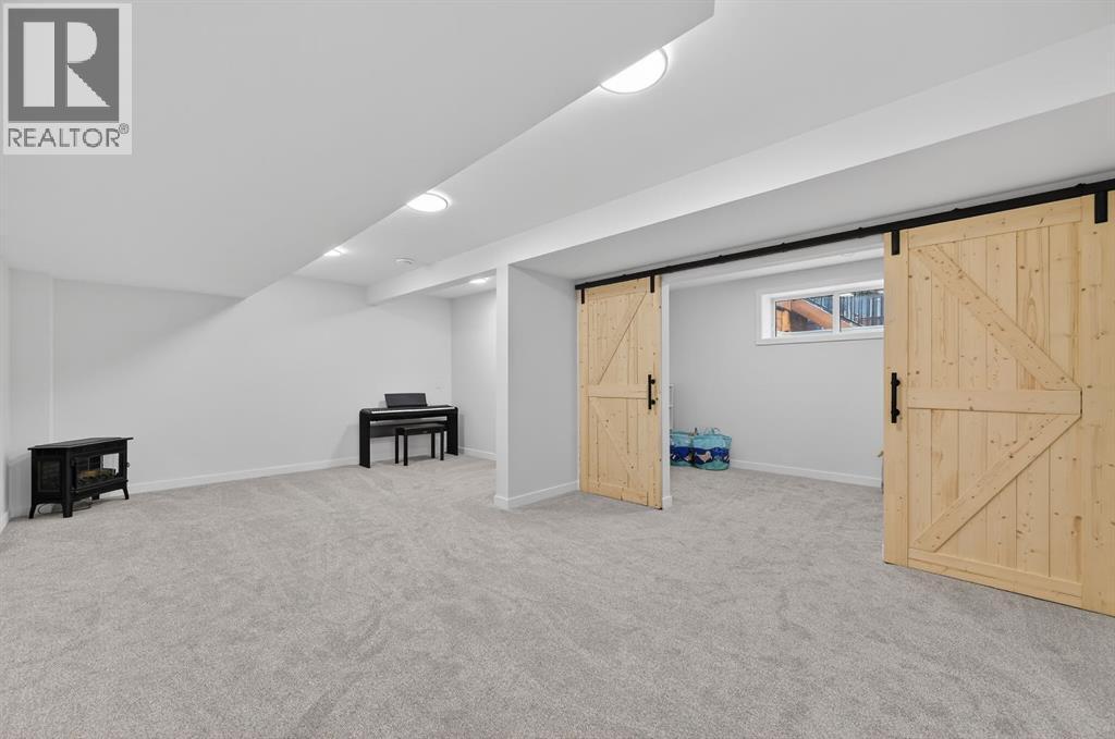 19 Rowley Park Nw, Calgary, Alberta  T3l 0G6 - Photo 33 - A2293267