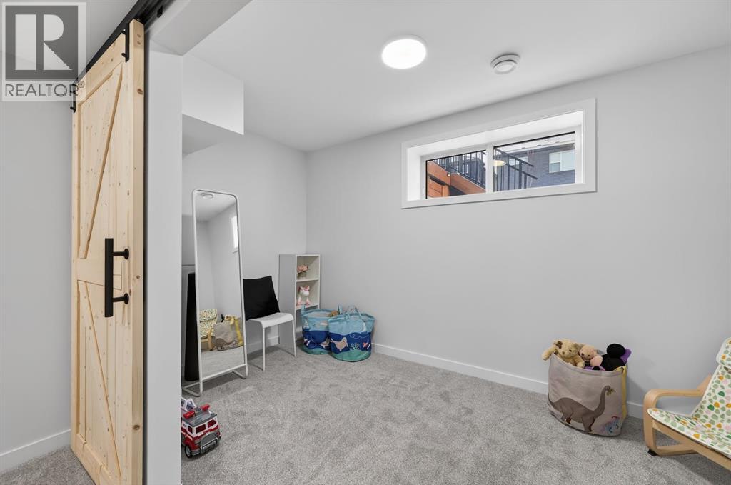 19 Rowley Park Nw, Calgary, Alberta  T3l 0G6 - Photo 34 - A2293267