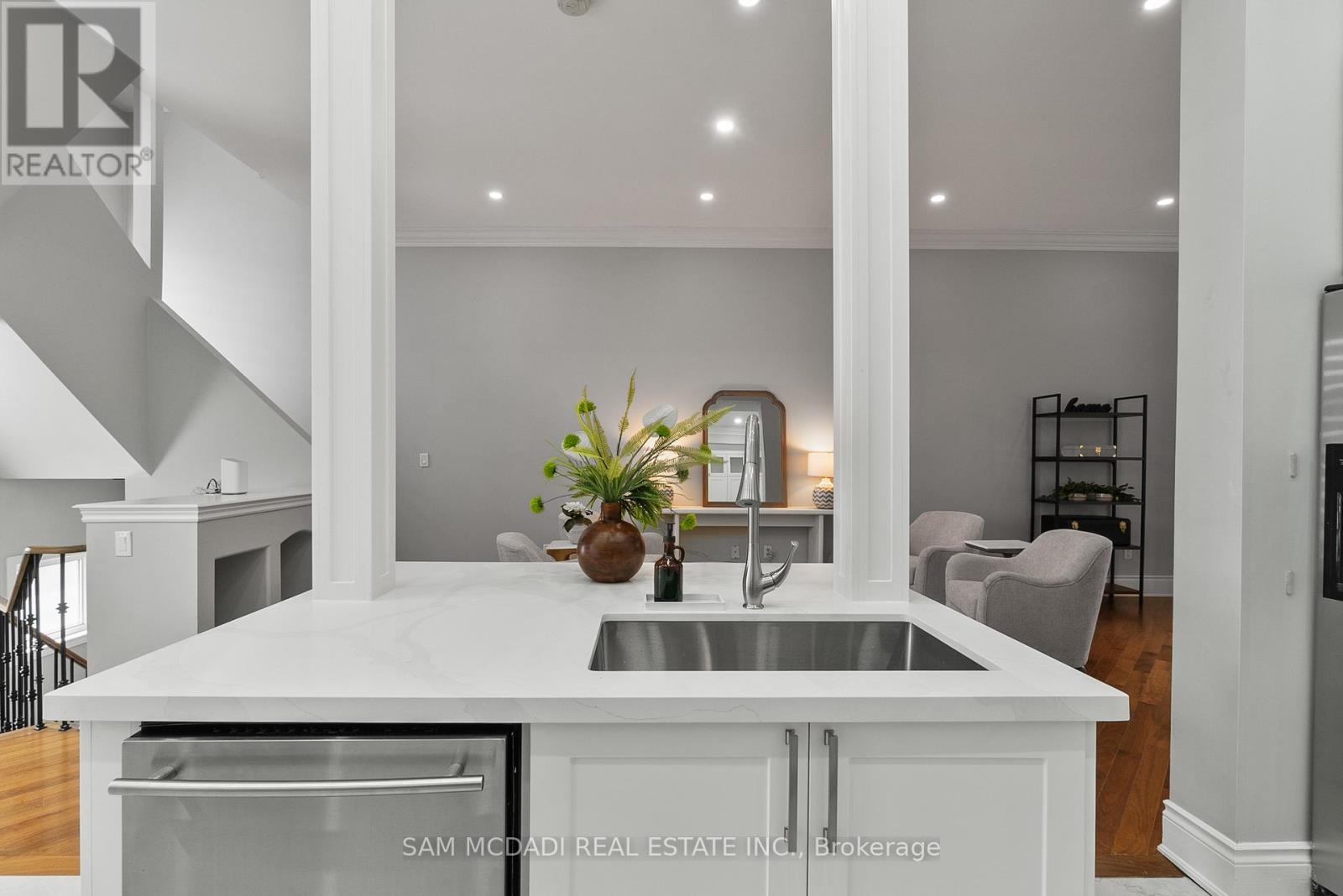 5227 Preservation Circle, Mississauga, Ontario  L5M 7T2 - Photo 13 - W12887210