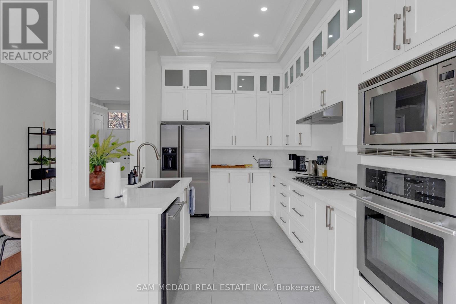 5227 Preservation Circle, Mississauga, Ontario  L5M 7T2 - Photo 8 - W12887210