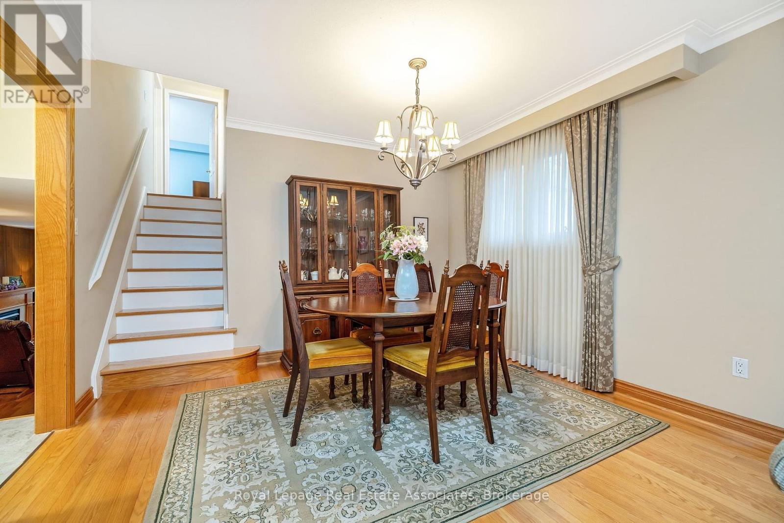 15 Stockman Crescent, Halton Hills (Georgetown), Ontario  L7G 1J5 - Photo 10 - W12887234