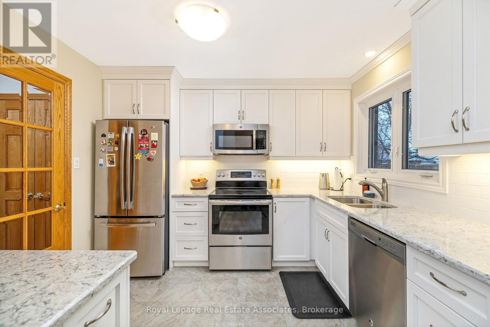 15 Stockman Crescent, Halton Hills (Georgetown), Ontario  L7G 1J5 - Photo 13 - W12887234