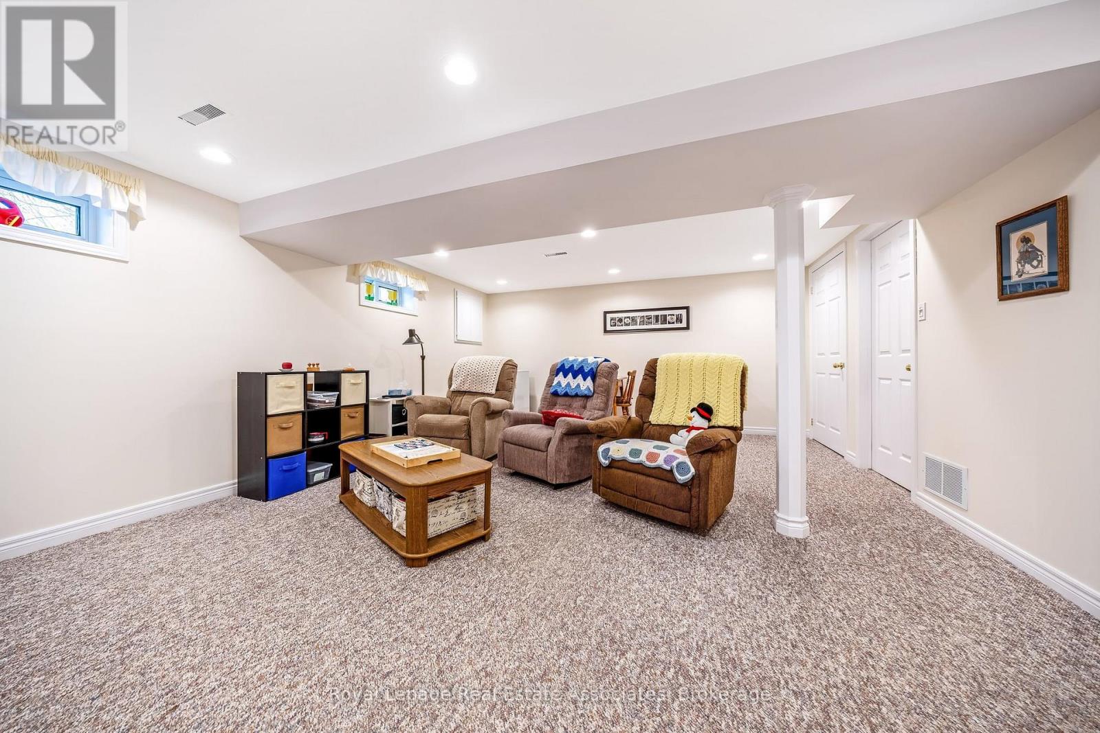 15 Stockman Crescent, Halton Hills (Georgetown), Ontario  L7G 1J5 - Photo 32 - W12887234