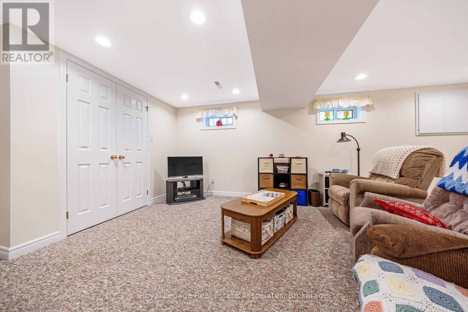 15 Stockman Crescent, Halton Hills (Georgetown), Ontario  L7G 1J5 - Photo 33 - W12887234