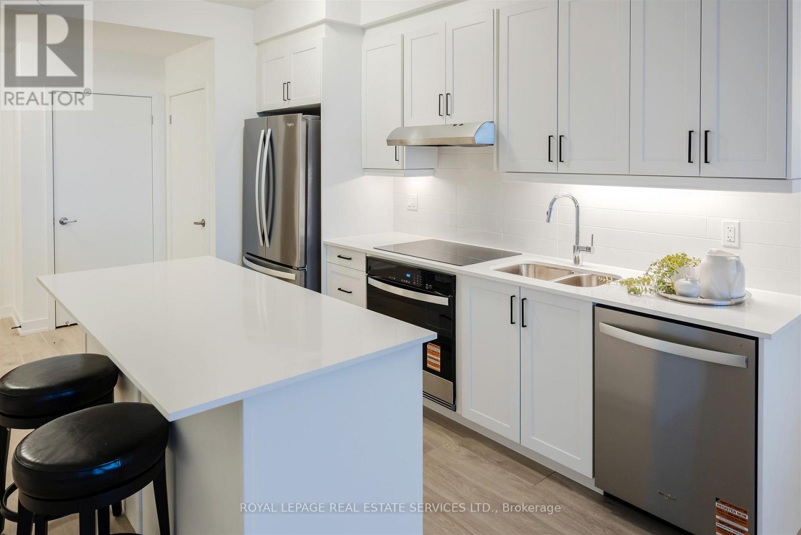 1508 - 1035 Southdown Road, Mississauga, Ontario  L5J 0A2 - Photo 5 - W12887272