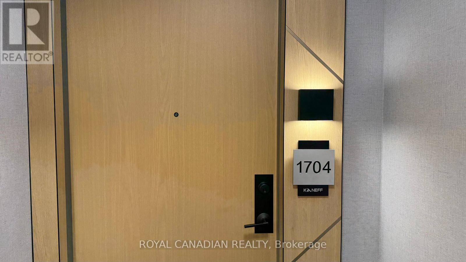 1704 - 204 Burnhamthorpe Road E, Mississauga (Mississauga Valleys), Ontario  L5A 0B3 - Photo 3 - W12887314