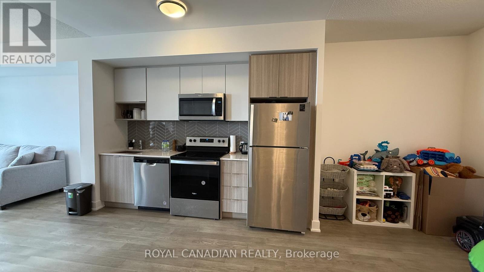 1704 - 204 Burnhamthorpe Road E, Mississauga (Mississauga Valleys), Ontario  L5A 0B3 - Photo 4 - W12887314