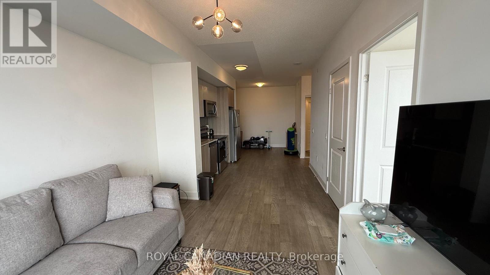 1704 - 204 Burnhamthorpe Road E, Mississauga (Mississauga Valleys), Ontario  L5A 0B3 - Photo 7 - W12887314