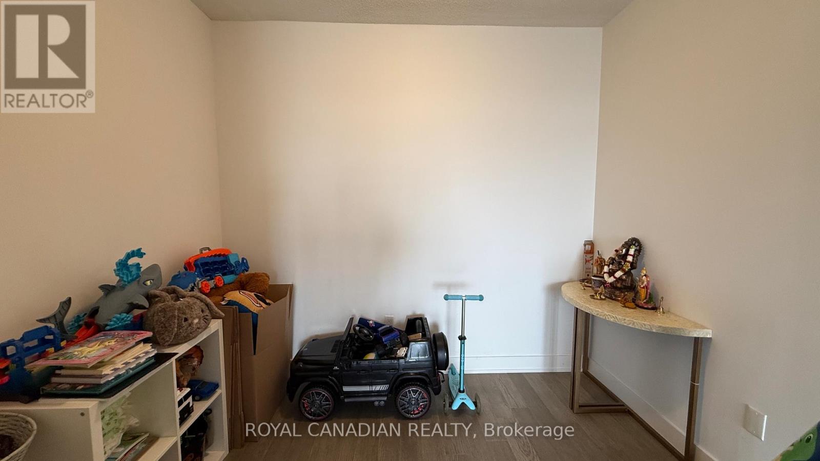 1704 - 204 Burnhamthorpe Road E, Mississauga (Mississauga Valleys), Ontario  L5A 0B3 - Photo 9 - W12887314