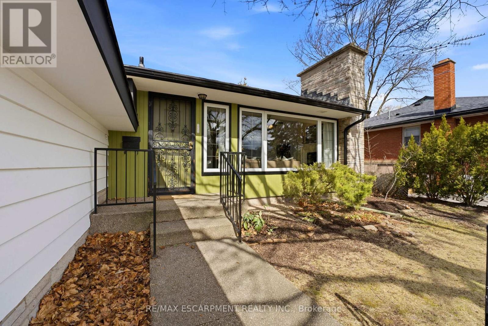 5411 Stratton Road, Burlington, Ontario  L7L 2Z1 - Photo 2 - W12887318