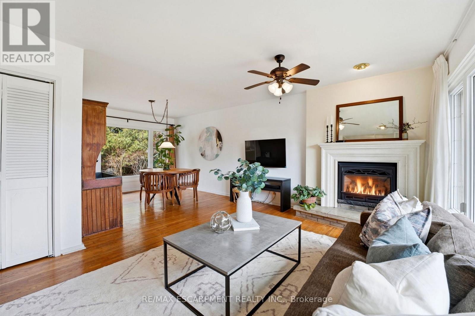 5411 Stratton Road, Burlington, Ontario  L7L 2Z1 - Photo 3 - W12887318