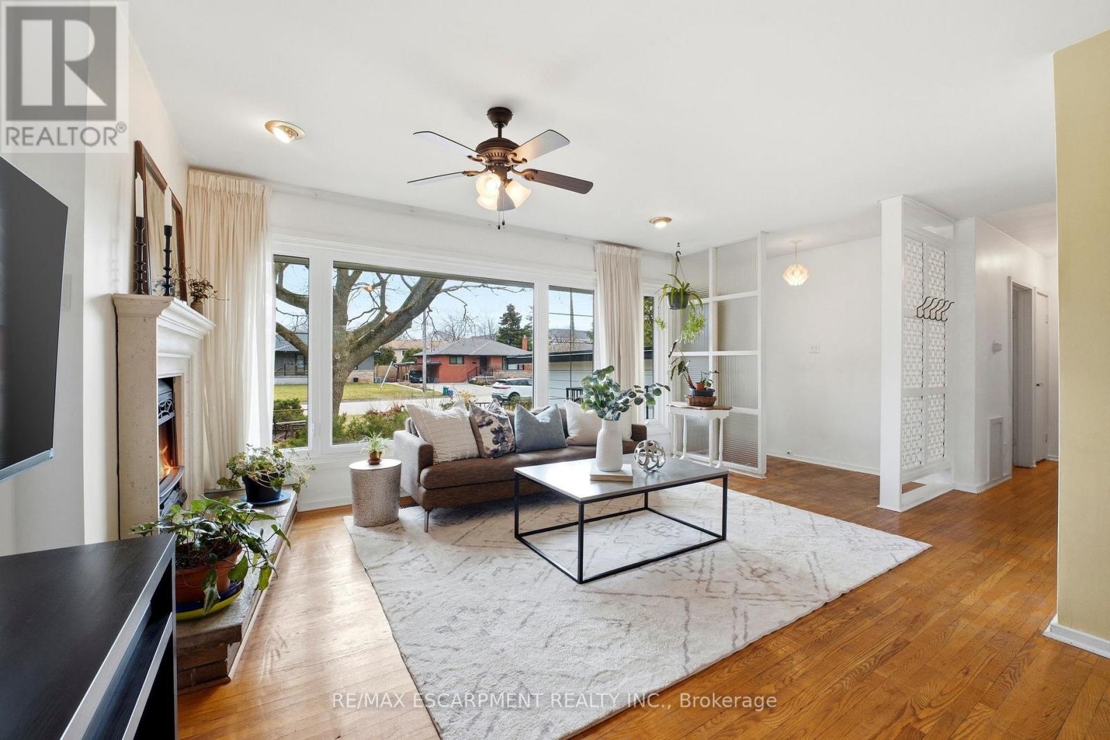 5411 Stratton Road, Burlington, Ontario  L7L 2Z1 - Photo 4 - W12887318