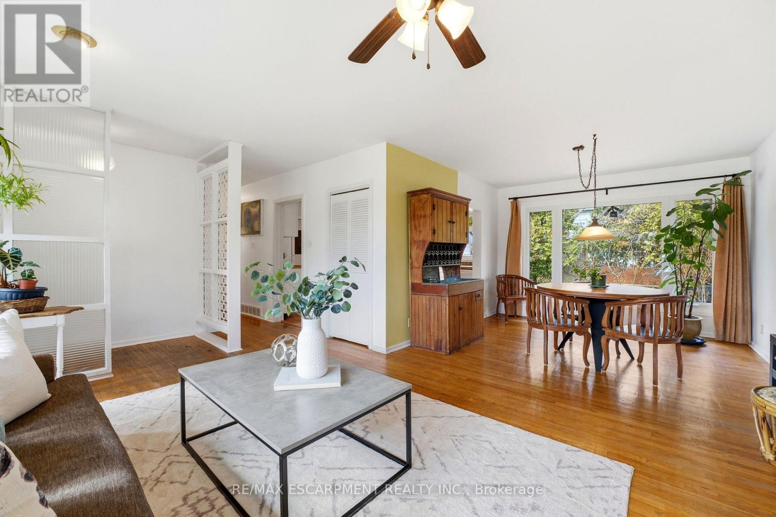 5411 Stratton Road, Burlington, Ontario  L7L 2Z1 - Photo 5 - W12887318