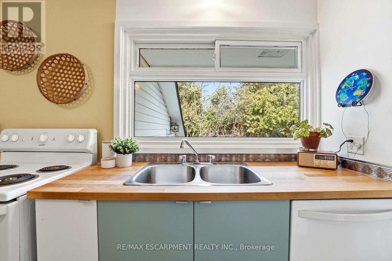 5411 Stratton Road, Burlington, Ontario  L7L 2Z1 - Photo 6 - W12887318