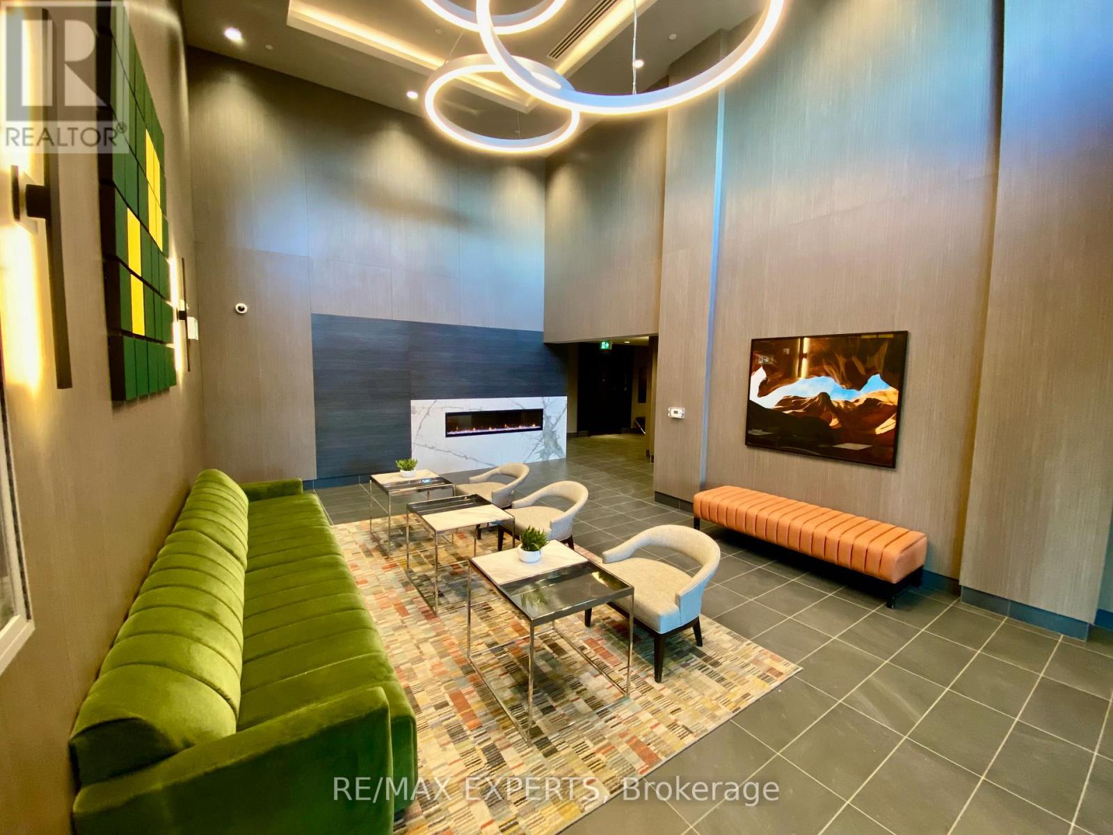 206 - 95 Dundas Street W, Oakville (Go Glenorchy), Ontario  L6M 5N4 - Photo 3 - W12887344