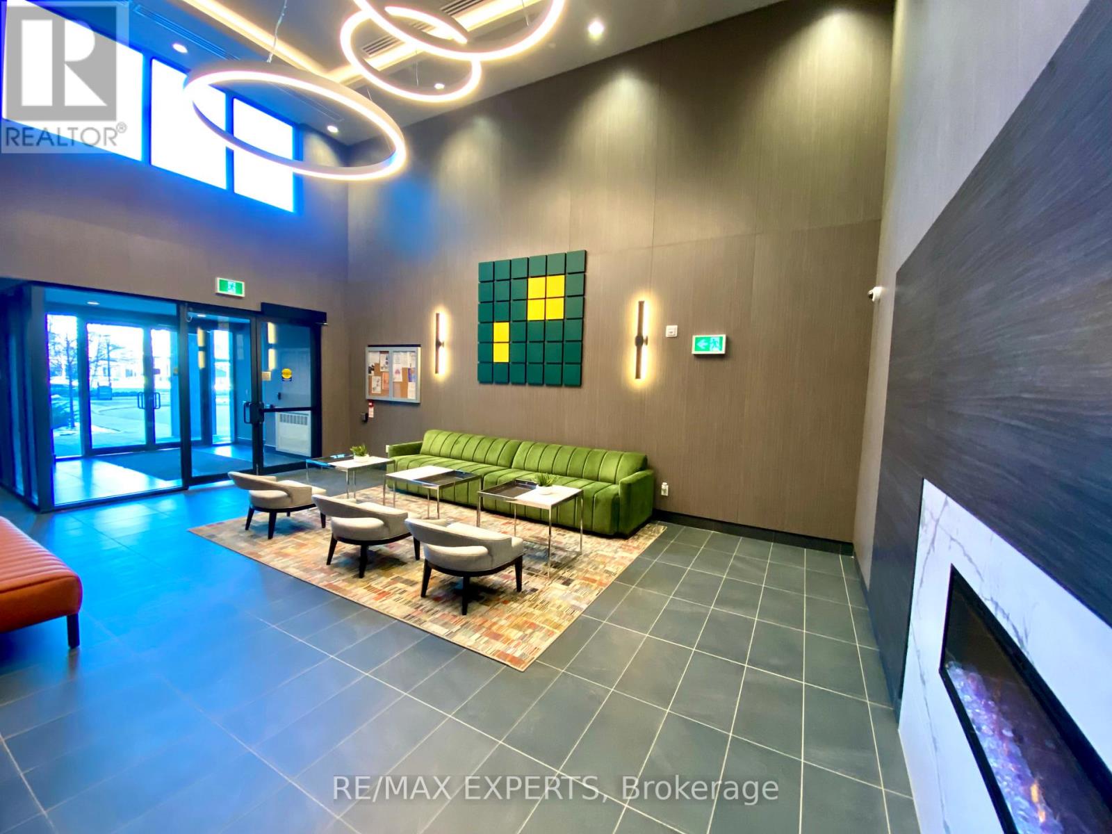 206 - 95 Dundas Street W, Oakville (Go Glenorchy), Ontario  L6M 5N4 - Photo 4 - W12887344