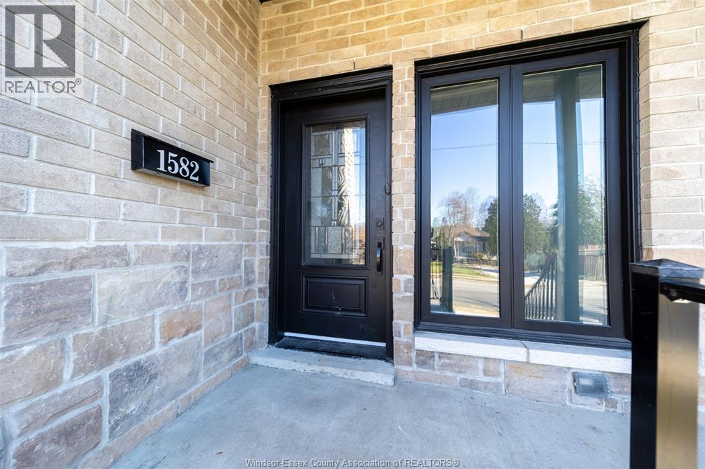 1582 Drouillard Road, Windsor, Ontario N8Y 2S2 - Photo 3 - 26005167