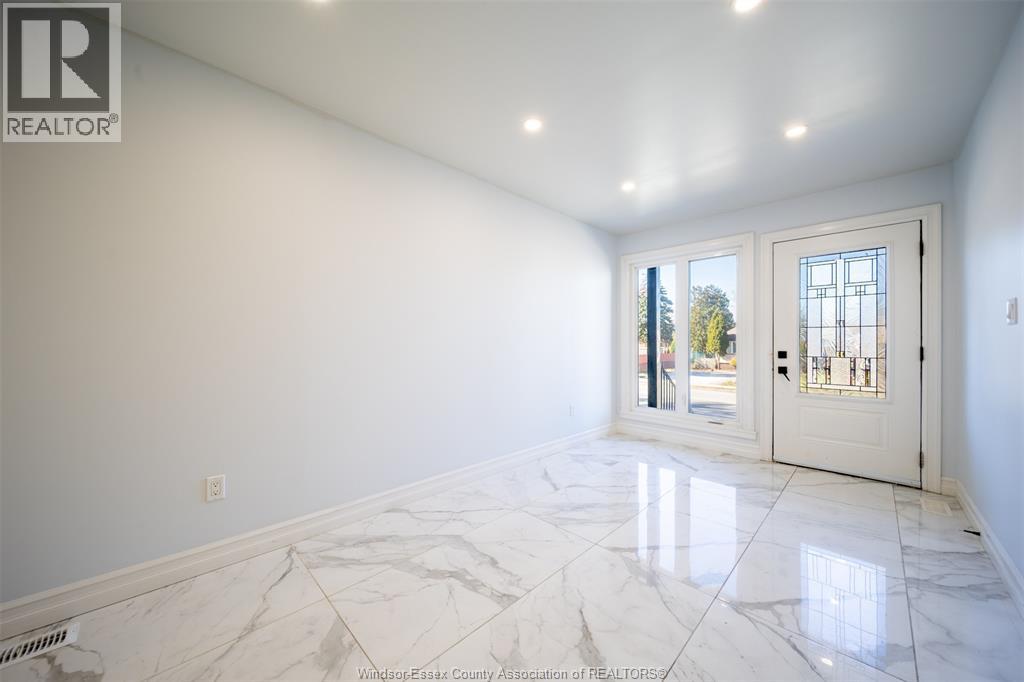 1582 Drouillard Road, Windsor, Ontario N8Y 2S2 - Photo 4 - 26005167