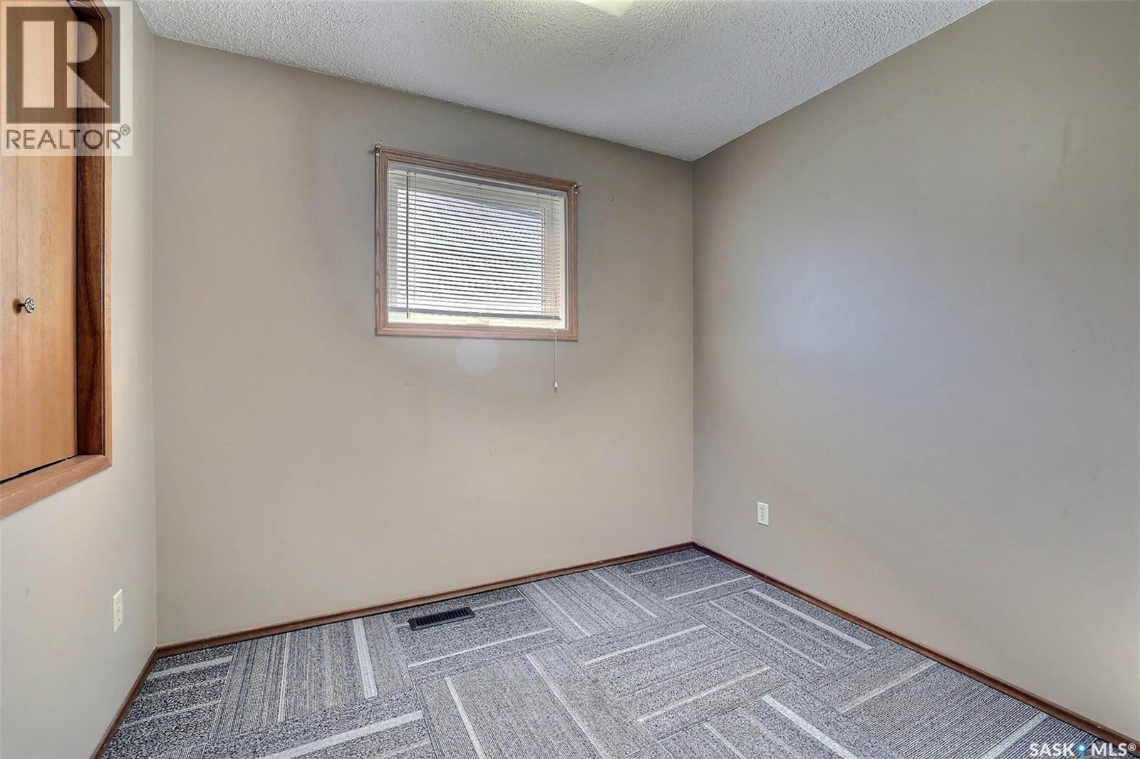 1580 Lacon Street, Regina, Saskatchewan  S4N 1Z4 - Photo 12 - SK030527