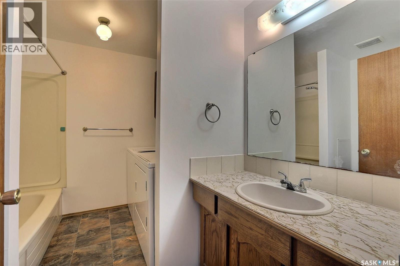 1580 Lacon Street, Regina, Saskatchewan  S4N 1Z4 - Photo 30 - SK030527