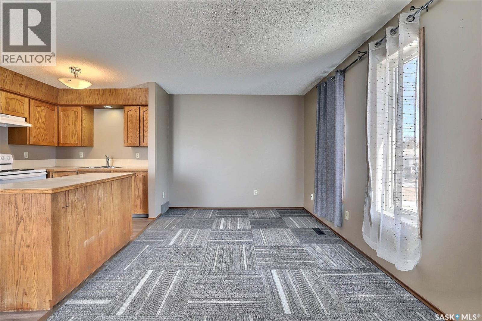 1580 Lacon Street, Regina, Saskatchewan  S4N 1Z4 - Photo 5 - SK030527