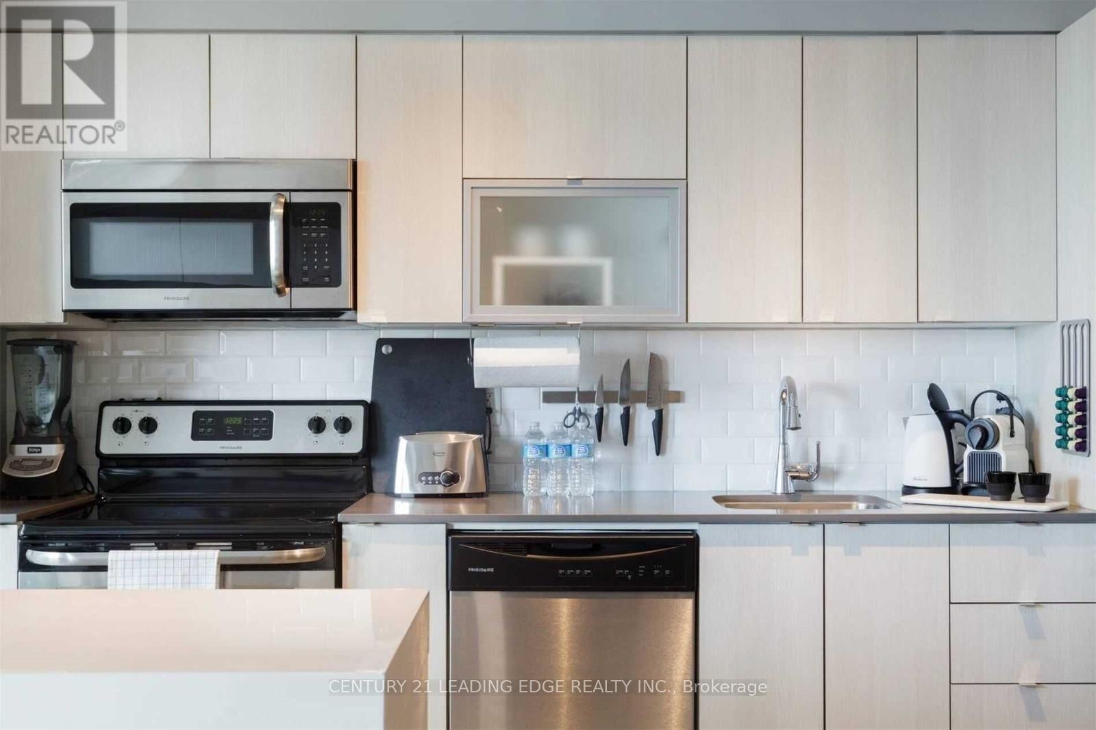 810 - 69 Lynn Williams Street, Toronto (Niagara), Ontario  M6K 3R7 - Photo 5 - C12887324