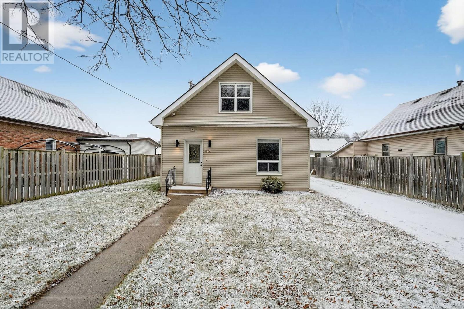 332 QUEEN STREET N, Norfolk, Ontario