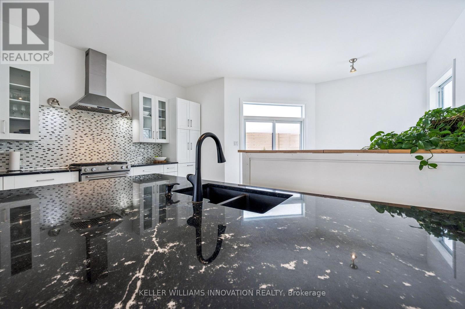 149 Woolwich Street, Waterloo, Ontario  N2K 1S5 - Photo 11 - X12887300