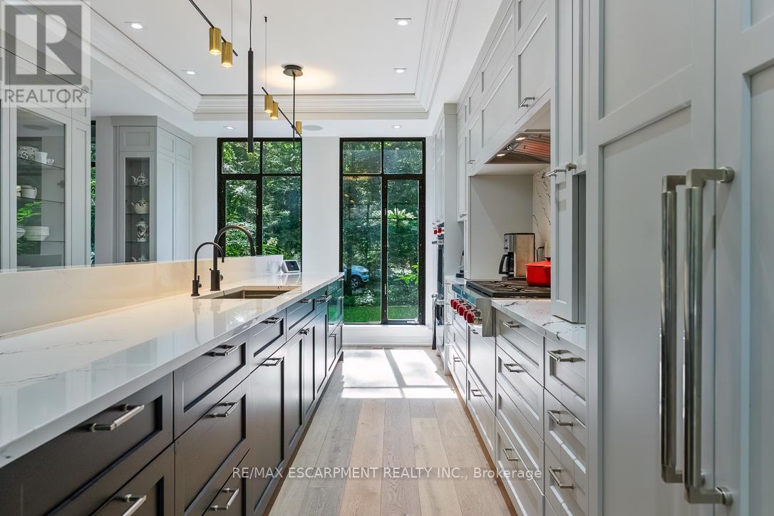 905 Sangster Avenue, Mississauga, Ontario L5H 2Y3 - Photo 15 - W12753006