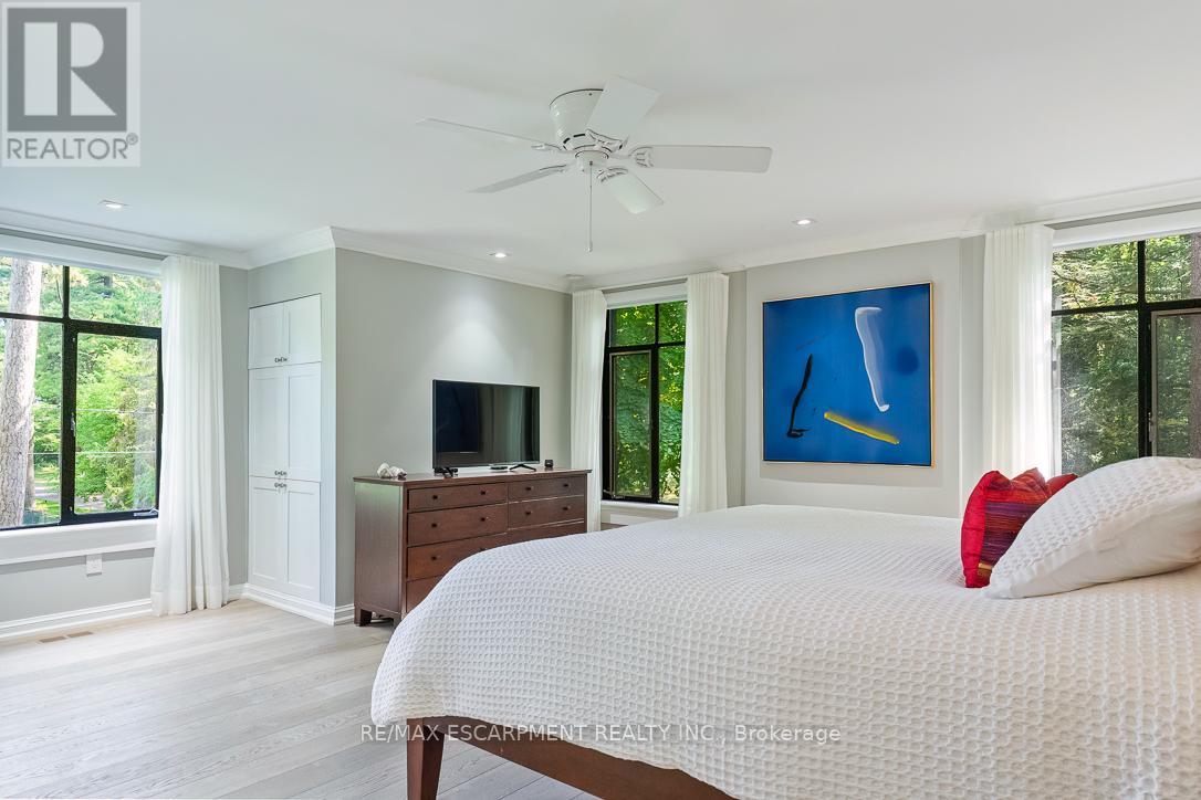 905 Sangster Avenue, Mississauga, Ontario L5H 2Y3 - Photo 18 - W12753006