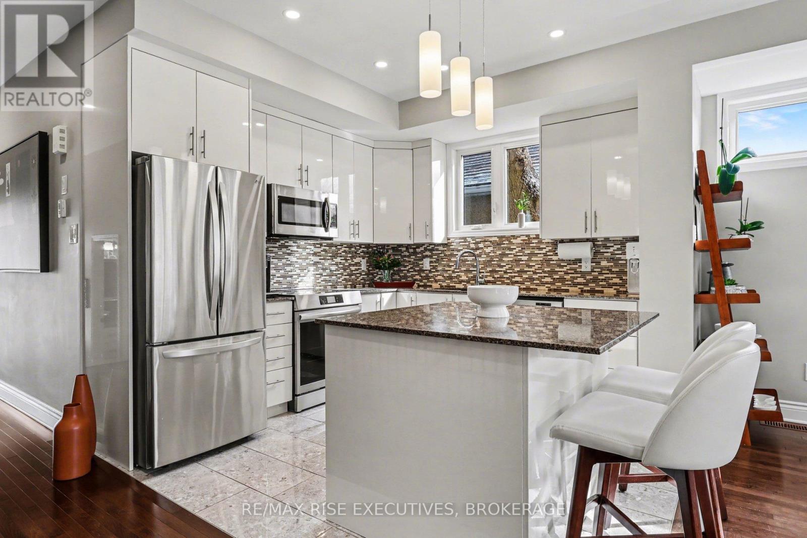 300c Richelieu Avenue, Ottawa, Ontario  K1L 6K3 - Photo 12 - X12887572