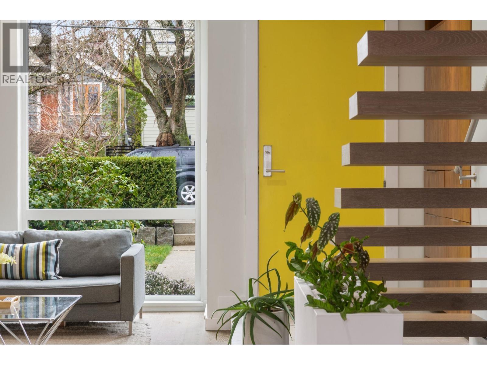 1928 Templeton Drive, Vancouver, British Columbia  V5N 4W1 - Photo 3 - R3099837