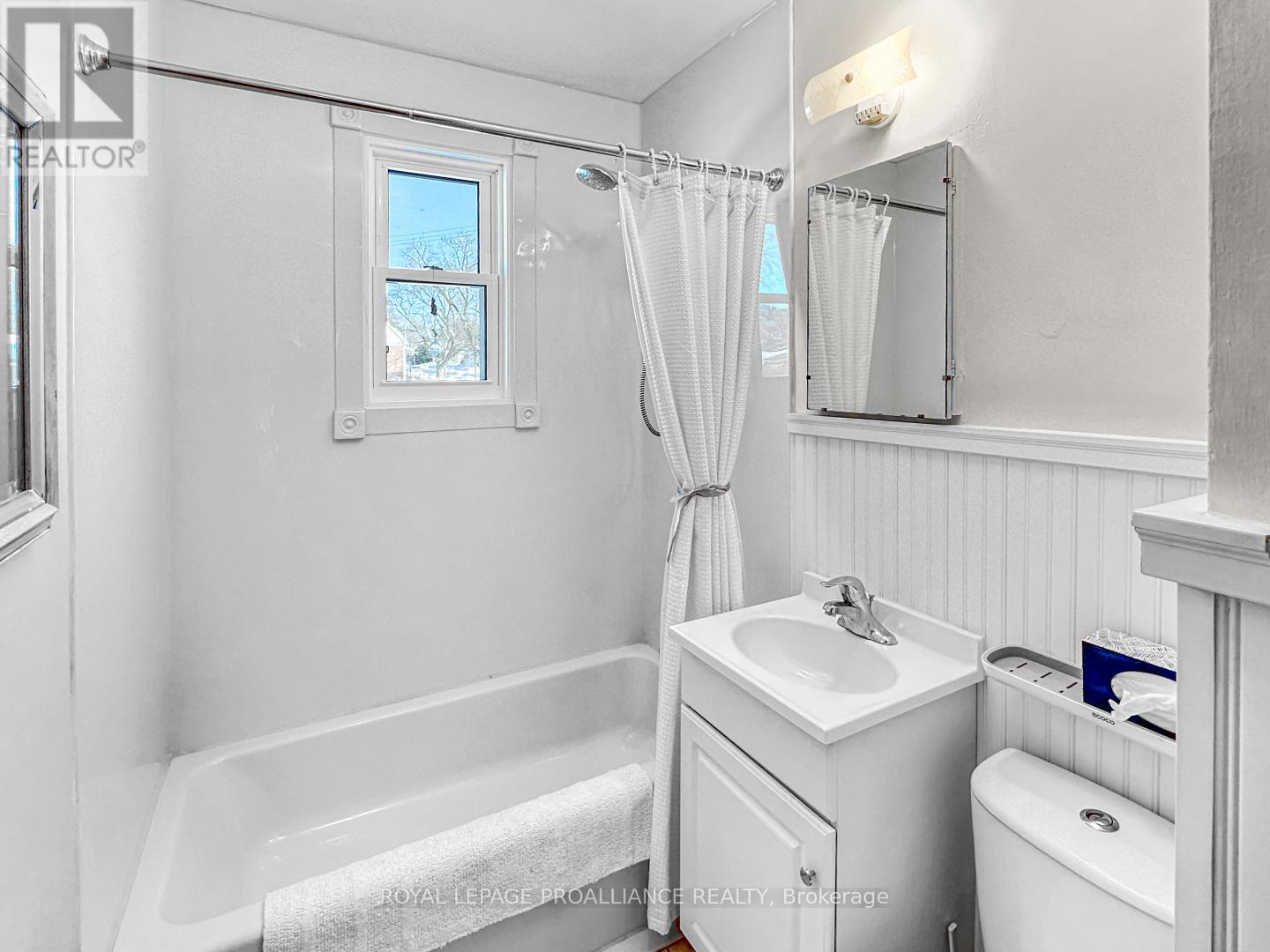 284 Victoria Avenue, Belleville, Ontario  K8N 2C7 - Photo 15 - X12887628