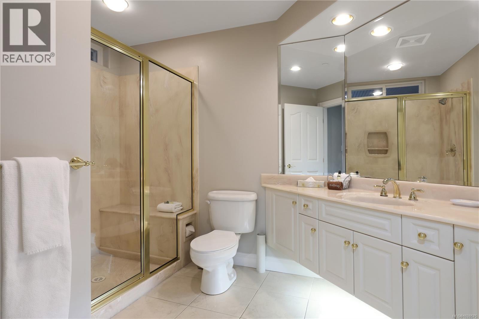 602/601b 366 Clubhouse Dr, Courtenay, British Columbia  V9N 9G3 - Photo 14 - 1028575