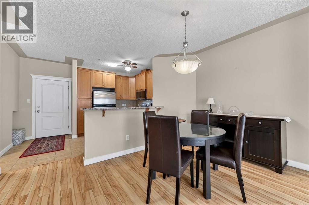 211, 20 Discovery Ridge Close Sw, Calgary, Alberta  T3H 5X4 - Photo 7 - A2285520