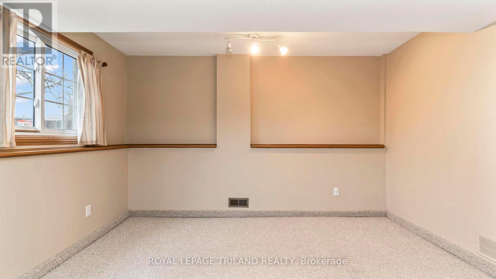 32 Glenroy Road, London South (South T), Ontario  N5Z 3K9 - Photo 28 - X12887480