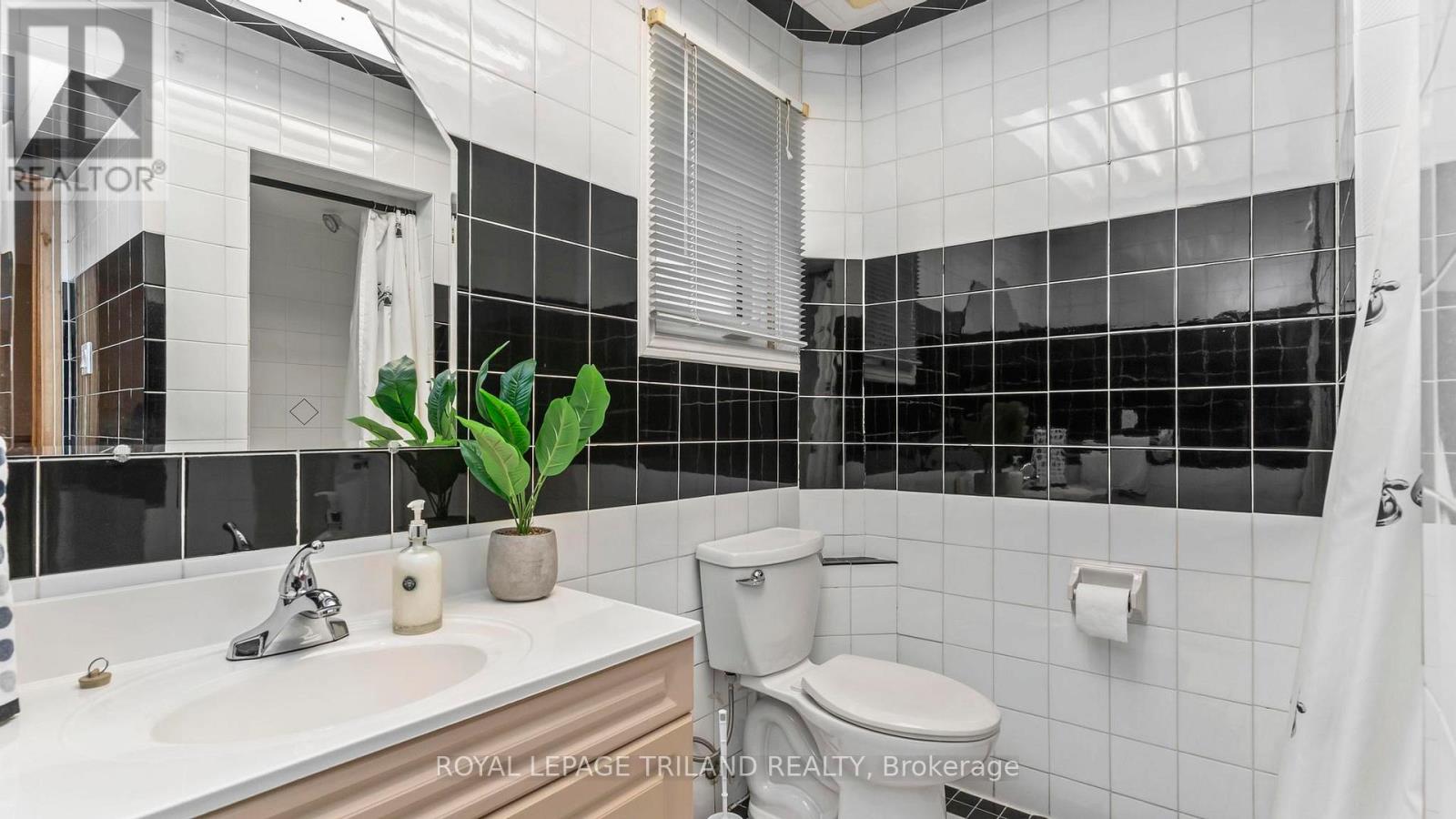 32 Glenroy Road, London South (South T), Ontario  N5Z 3K9 - Photo 29 - X12887480