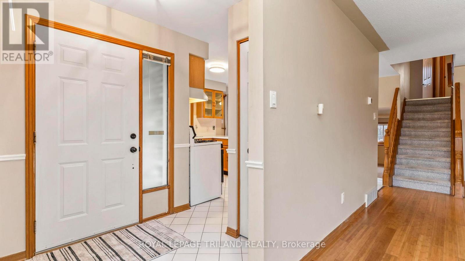 32 Glenroy Road, London South (South T), Ontario  N5Z 3K9 - Photo 4 - X12887480