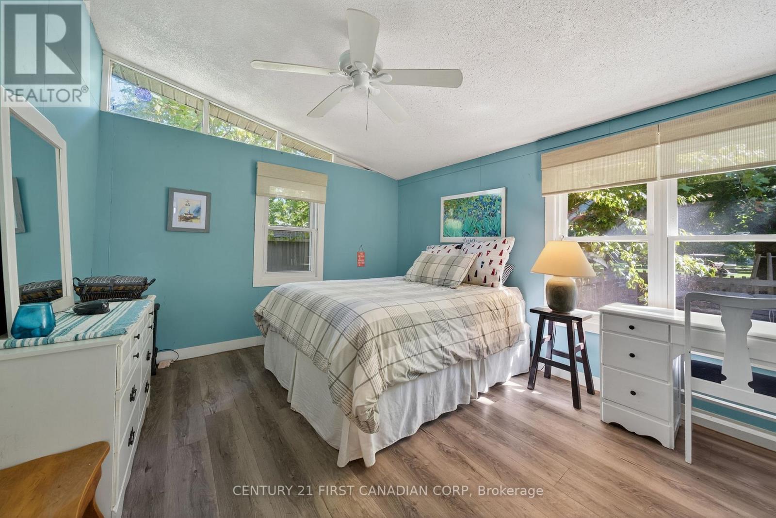 Photo 11 of 23 for 4 - 49075 Dexter Line