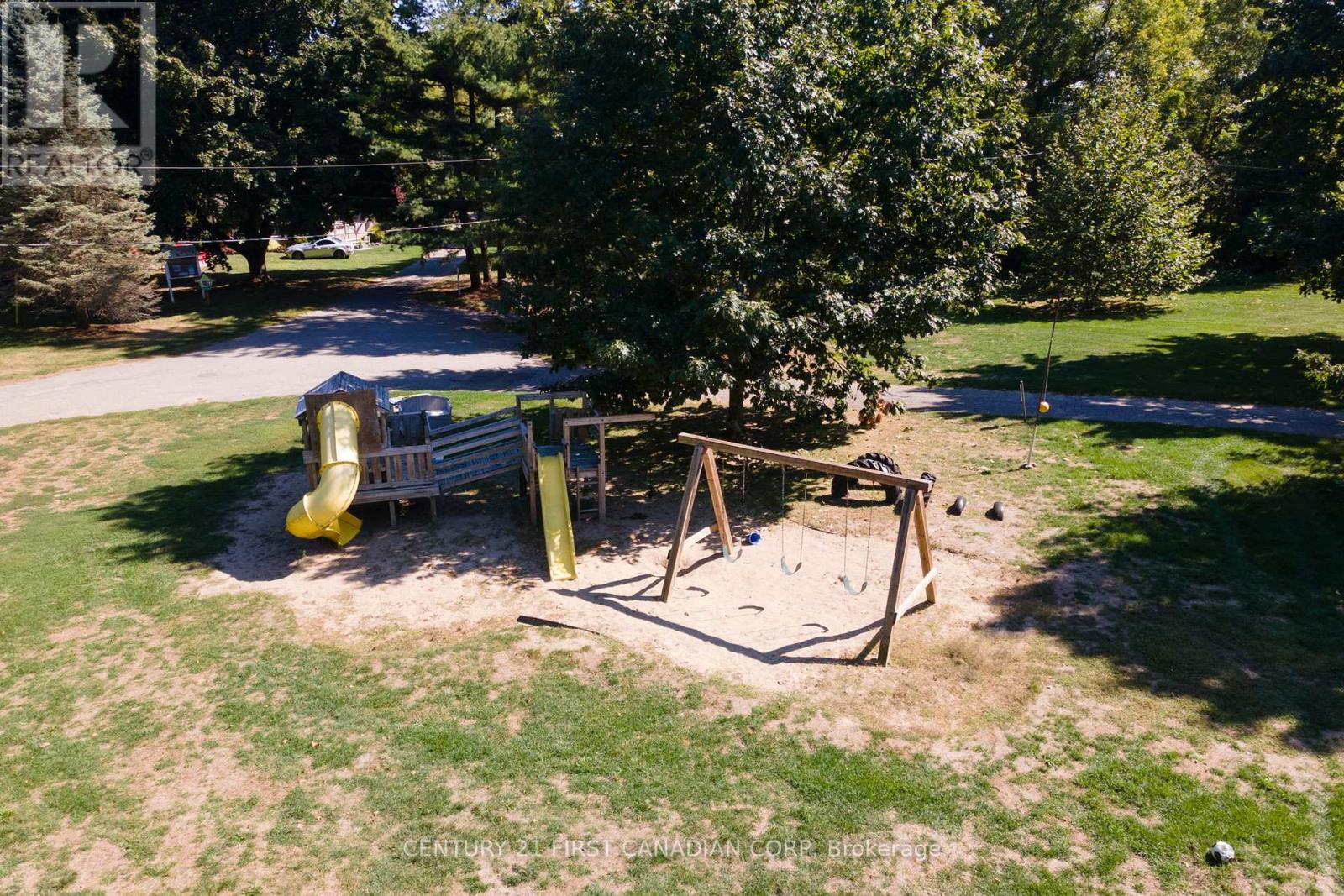 Photo 20 of 23 for 4 - 49075 Dexter Line