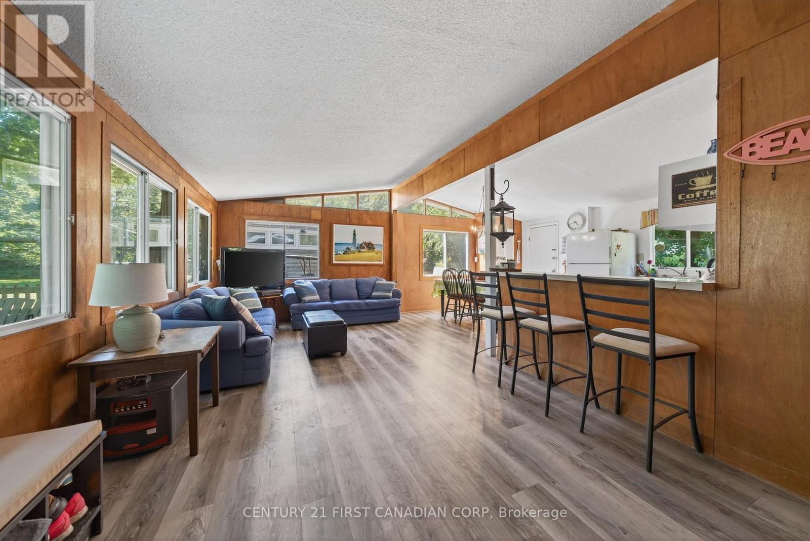 Photo 4 of 23 for 4 - 49075 Dexter Line