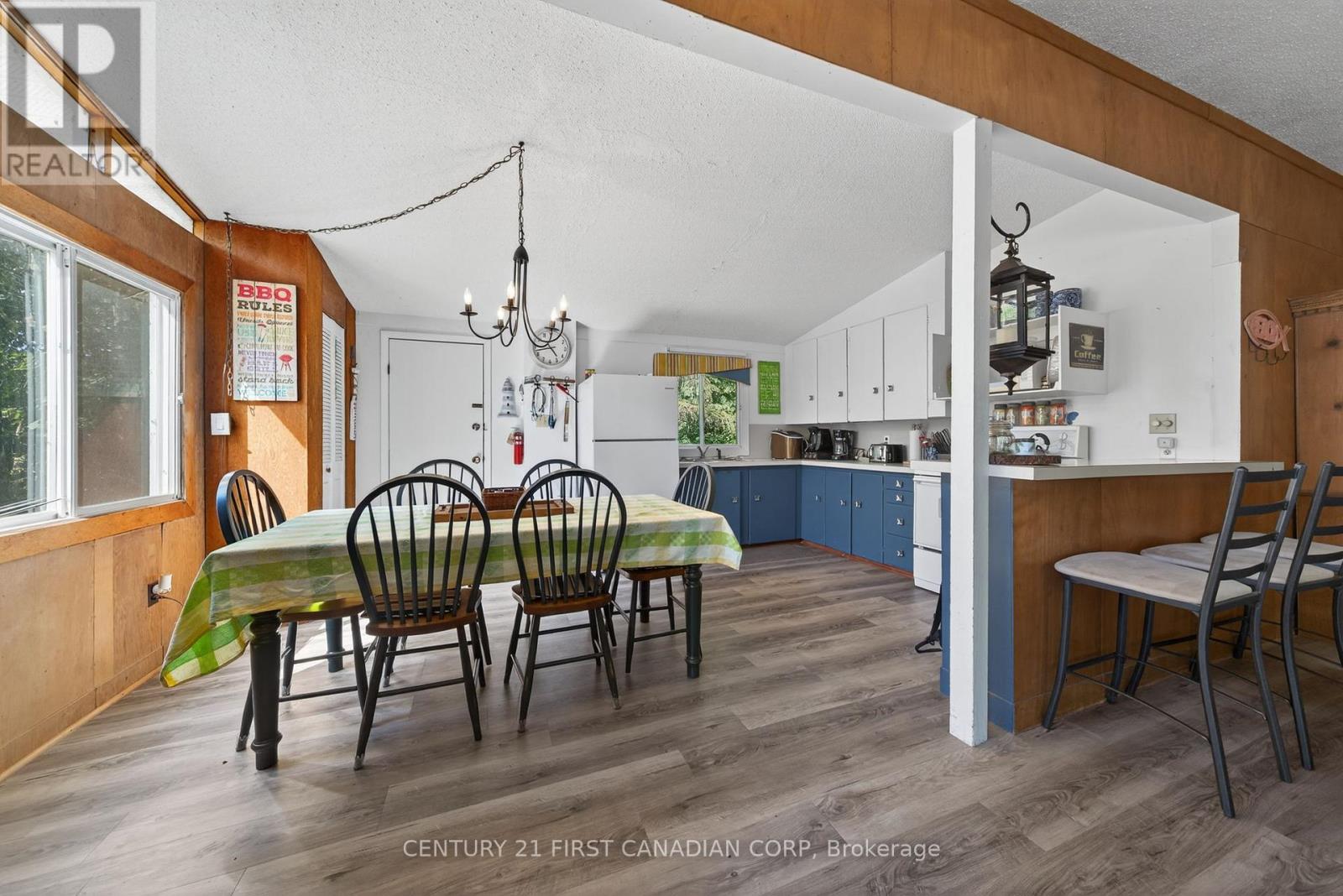 Photo 7 of 23 for 4 - 49075 Dexter Line