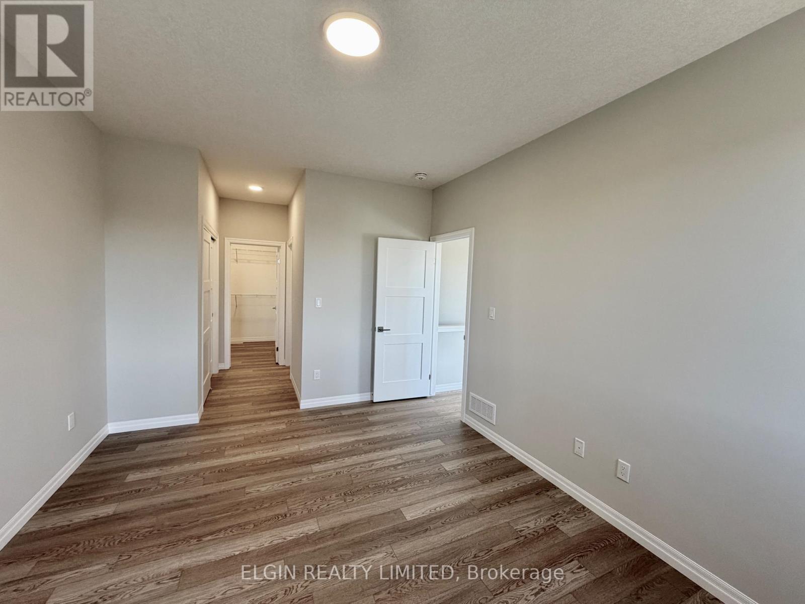 Photo 17 of 30 for 7 Horizon Court