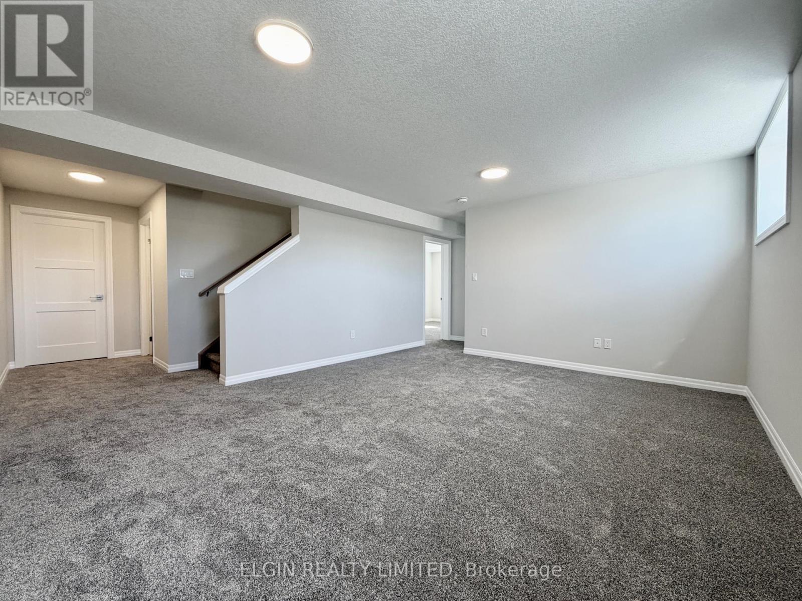 Photo 21 of 30 for 7 Horizon Court