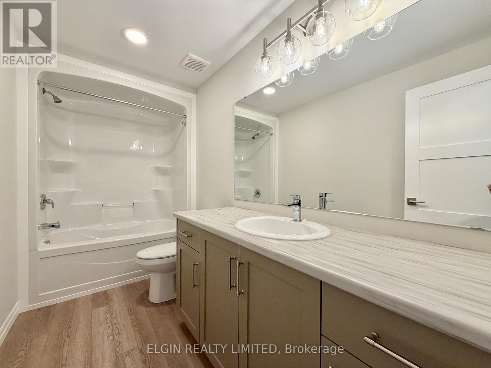 Photo 24 of 30 for 7 Horizon Court