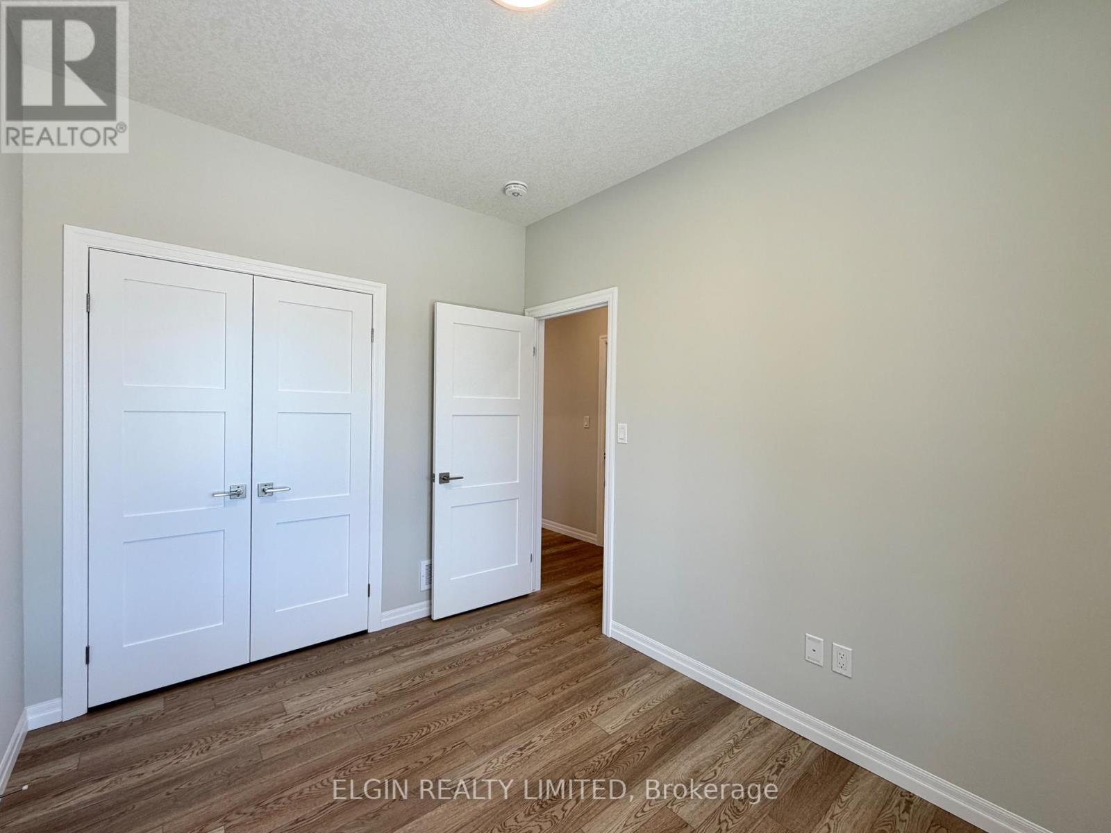 Photo 5 of 30 for 7 Horizon Court