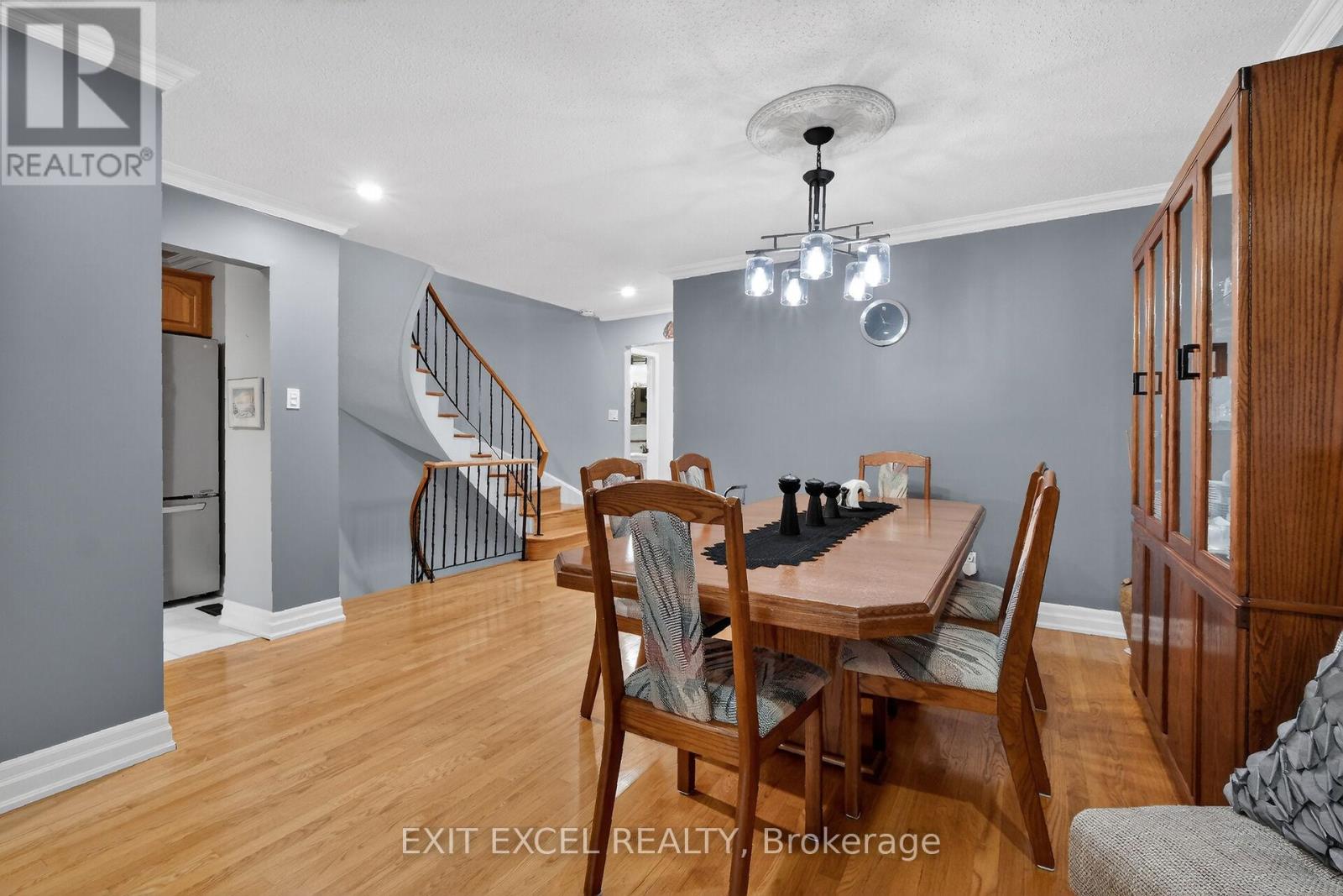 58 Fireside Crescent, Ottawa, Ontario  K1T 1Z4 - Photo 10 - X12887416