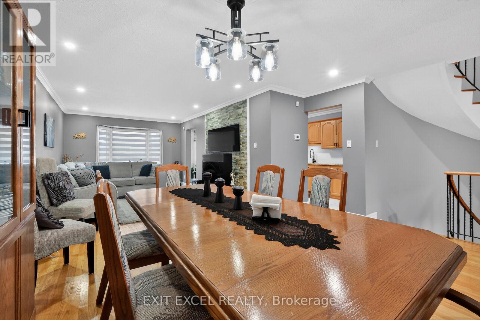 58 Fireside Crescent, Ottawa, Ontario  K1T 1Z4 - Photo 16 - X12887416