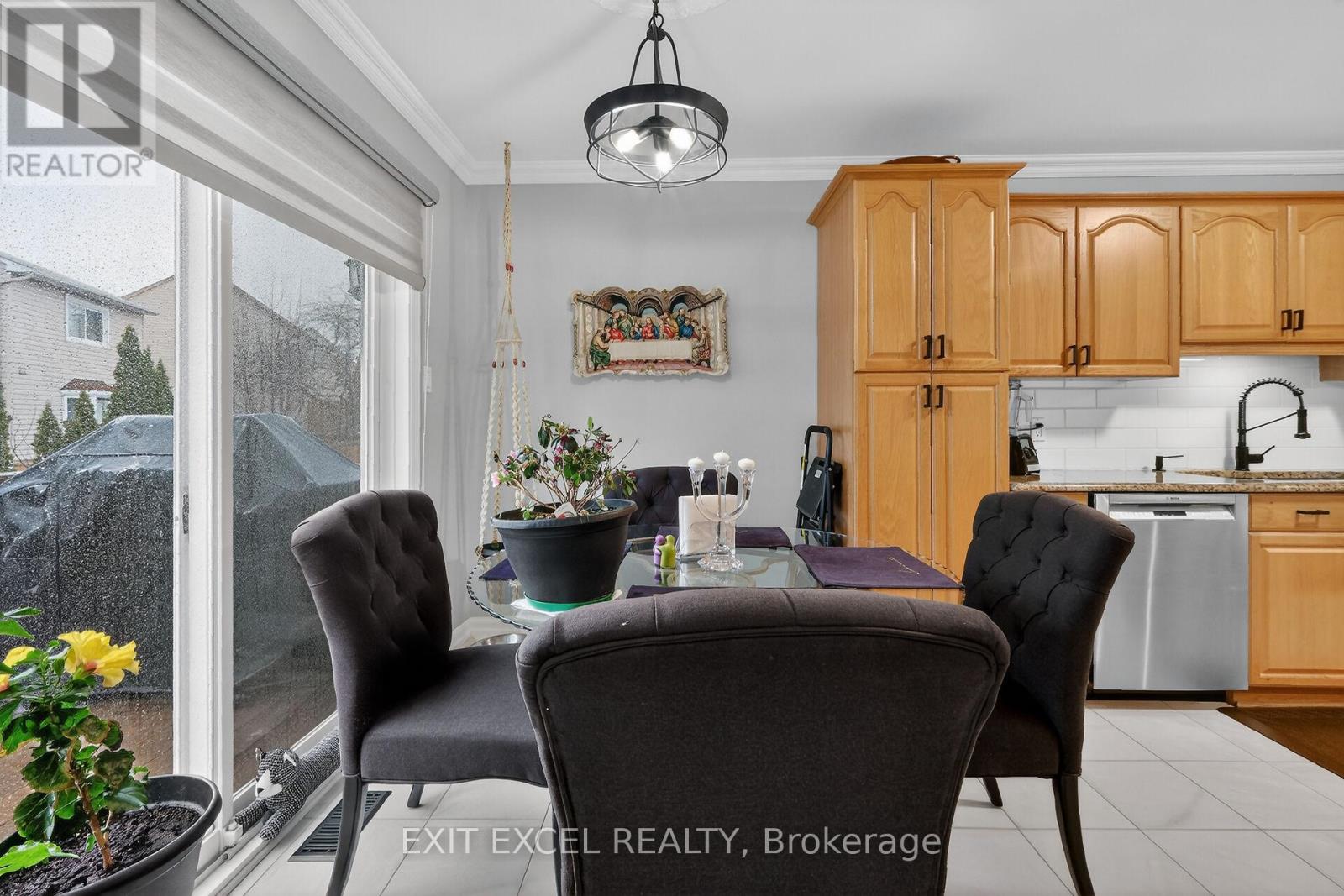 58 Fireside Crescent, Ottawa, Ontario  K1T 1Z4 - Photo 22 - X12887416